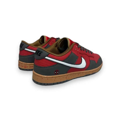 Nike SB Dunk Low "deadpool" Meezan